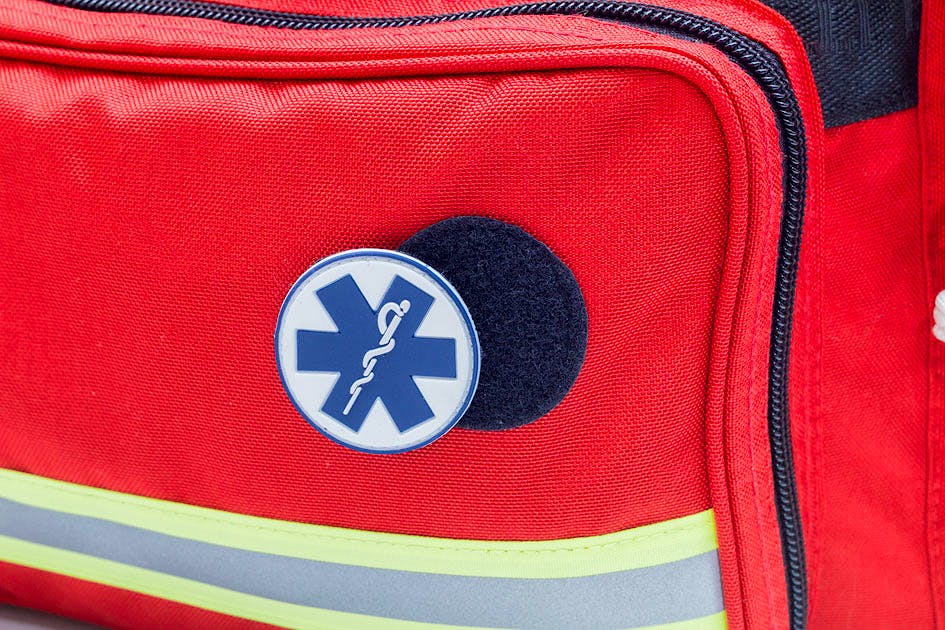 Bolsa de Emergencias para Soporte Vital Básico Modelo Extreme's EB02.008, Color Rojo