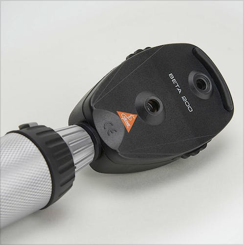 Oftalmoscopio Heine Beta 200 con Iluminacion LED en Estuche de Plástico Duro, con Mango a Pilas