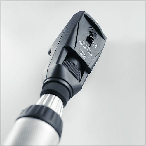 Retinoscopio de Franja HEINE Beta 200 2,5 V. LED con ParaStop, con Mango a Pilas