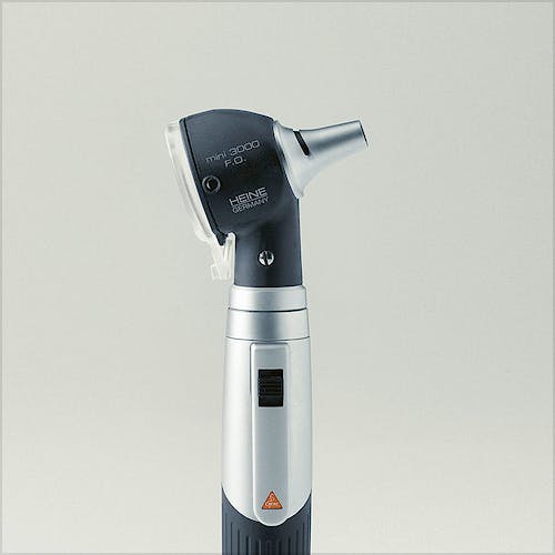 Otoscopio Heine Mini 3000 XHL F.O. con 5 Especulos Desechables de 2,5 y 4 mm. Diám. Y Mango a Pilas