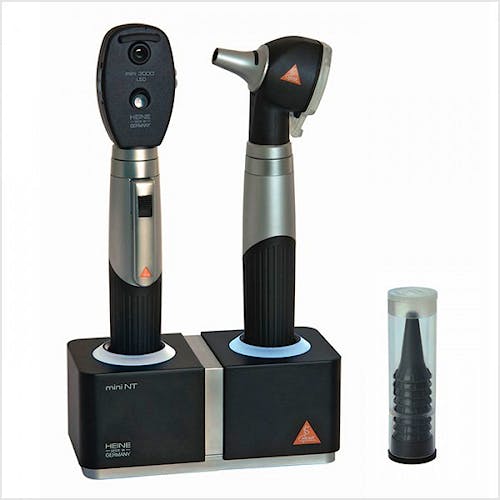 Set Oftalmoscopio-Otoscopio Heine Mini 3000 LED F.O., con 2 Mangos Recargables, Aparato de Carga Mini Nt y 5 Espéculos Desechables