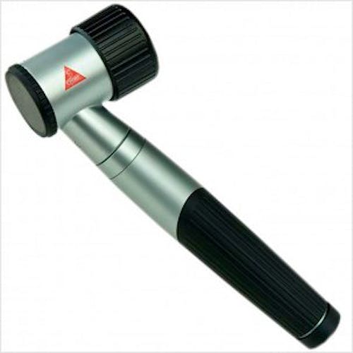 Equipo de Dermatoscopio Heine Mini 3000 Led con Disco de Contacto sin Marcaje de Escala, Aceite 10 ml., Mango a Pilas y Estuche con Cremallera