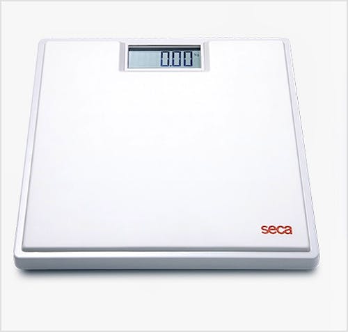 Báscula Electrónica de Suelo SECA Mod. 803 "Clara" Color Blanco, Capacidad 150 kg., División 100 g., Alimentación a Pilas