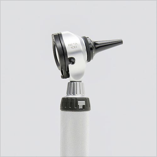 Otoscopio Heine Beta100 2,5 V., con Mango a Pilas