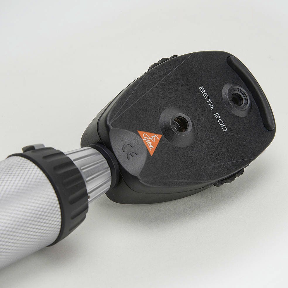 Set Oftalmoscopio-Otoscopio Heine Beta 200 con Mango a Pilas, en Estuche Rígido