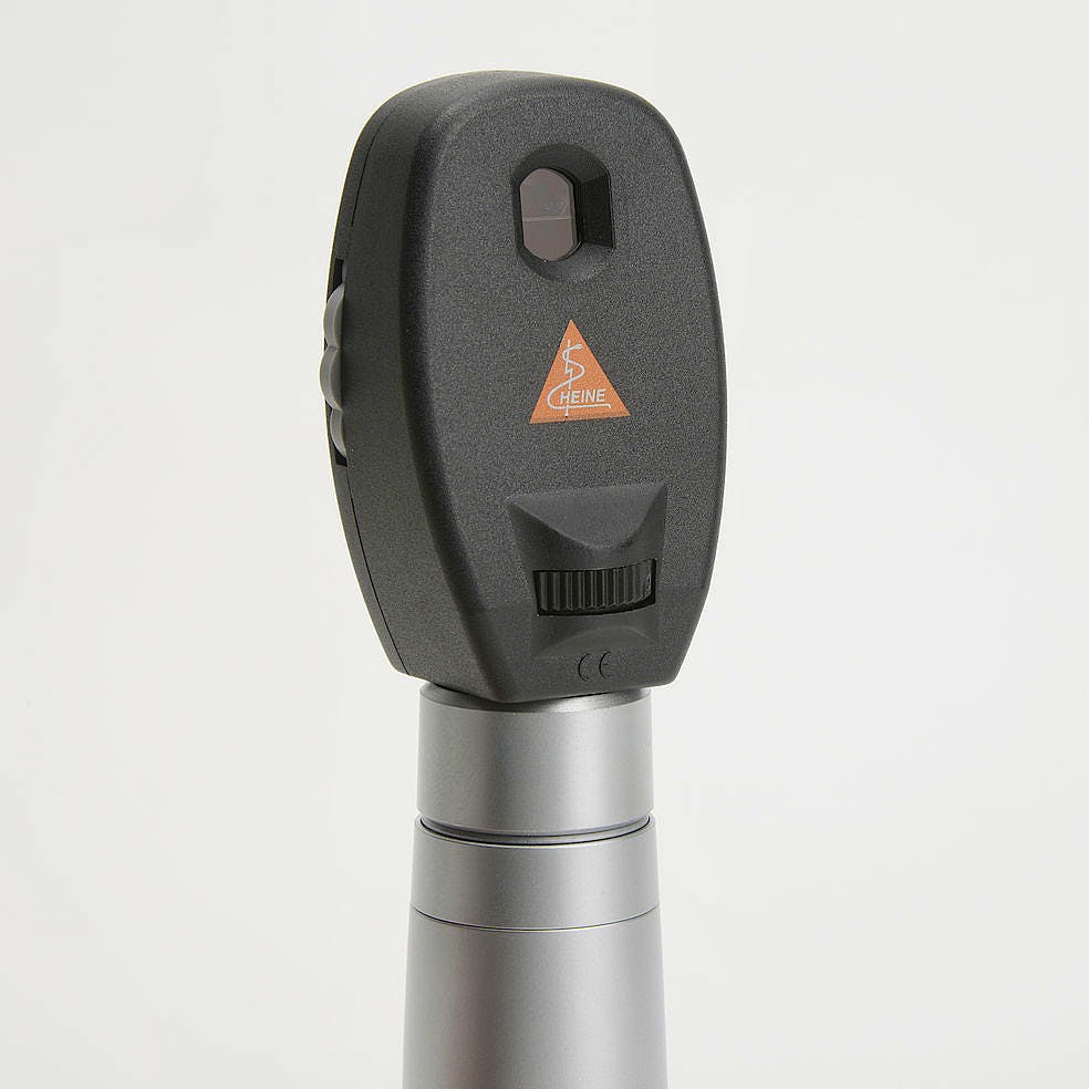 Oftalmoscopio Heine Mini 3000 LED, con Mango a Pilas y Estuche Rígido
