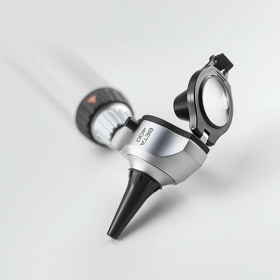 Otoscopio Heine Beta400 F.O. 2,5 V. con 4,2 X Aumentos