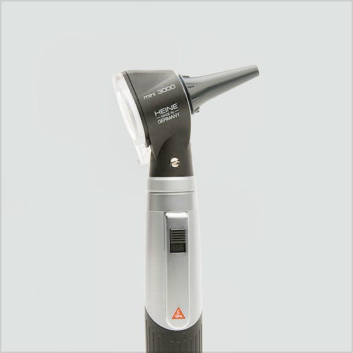 Otoscopio Heine Mini 3000 XHL C/juego 4 Esp. Uso Continuo , 5 Desch. De 2,5 y 4 Mm. Diám. Y Mango a Pilas