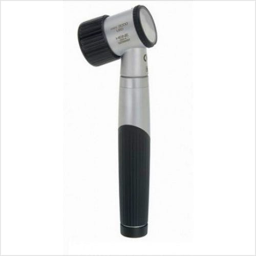 Equipo de Dermatoscopio Heine Mini 3000 Led con Disco de Contacto con Marcaje de Escala, Aceite 10 ml., Mango a Pilas y Estuche con Cremallera